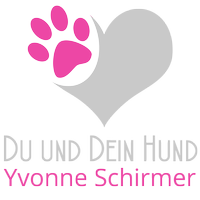 Graues Herz mit pinkem Pfotenabdruck. Unten befindet sich ein Text in pinken Buchstaben.