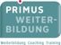 Logo mit Text: "Primus Weiterbildung – Weiterbildung, Coaching, Training" auf grauem Hintergrund.