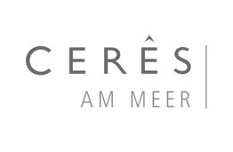 Logo mit der Aufschrift "CERÊS AM MEER" in grauer Schrift auf weißem Hintergrund.