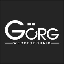 Schwarzes Logo mit weißem Text: "Görg Werbetechnik".