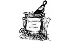 Ein Champagnerkübel mit der Aufschrift "Spezialitäten vom Erzeuger" und eine Flasche darin.