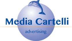 Logo con un delfino blu sopra le parole "Media Cart" e "advertising" su sfondo sfumato.
