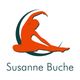 Silhouette einer sitzenden Figur in Orange, bogenförmig gestreckt, mit Text "Susanne Buche".