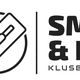 Logo van Smit & Ko. Klusbedrijf met een gestileerde troffel in een cirkel.