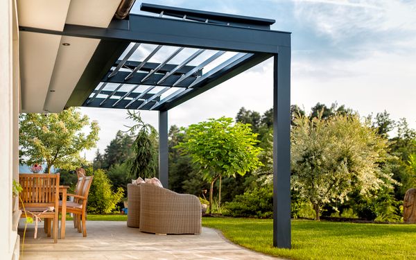 Pergola mit Lamellendach