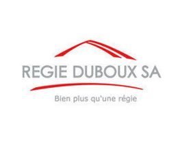 Logo von Regie Duboux SA mit rotem Dach und dem Slogan „Bien plus qu'une régie“.