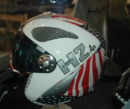 Hothelmets Logo