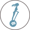 Silhouette einer Person auf einem Segway in einem blauen Kreis.