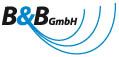 Logo der B&B GmbH mit blauen Linien, die von rechts unten nach oben schwingen.