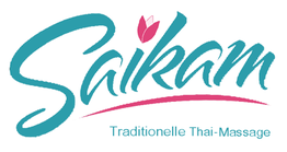 Saikam Logo in Türkis mit rosa Blume. Text: "Traditionelle Thai-Massage".
