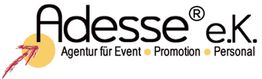 Logo von Adesse e.K., Agentur für Event, Promotion und Personal mit Pfeil und gelben Punkt.