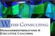 Weiß Consulting Logo vor bunt gemustertem Hintergrund, Text: "Managementberatung & Executive Coaching".