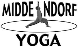 Logo mit der Aufschrift "Middendorf Yoga" und Figur in Kriegerpose in ovalem Rahmen.