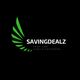 Logo mit grünem Flügel und Text: "SAVINGDEALZ SHOP UND VERGLEICHSPORTAL" auf schwarzem Hintergrund.
