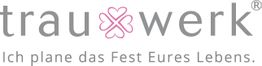 Logo von "trauwerk" mit Slogan: "Ich plane das Fest Eures Lebens." Herzgrafik zwischen den Worten.