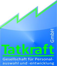 Blau-grünes Logo von Tatkraft GmbH, für Personalauswahl und -entwicklung.