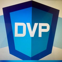 Blaues Schild-Logo mit den Buchstaben "DVP" in der Mitte.