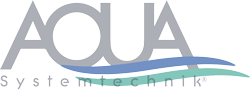 Logo mit Schriftzug "AQUA Systemtechnik" und wellenförmigen Linien in Blau und Grün.