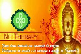 Imagem de anúncio com estátua dourada de Buda e texto sobre terapia e magia do Tantra.