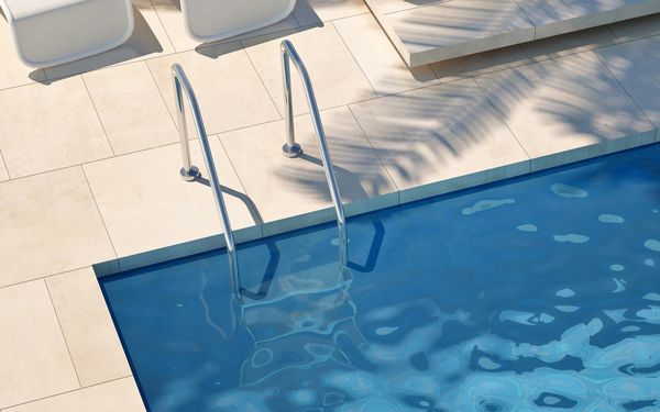 Stahlwandpool mit Einstiegsleiter