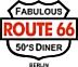 Retro-Schild mit Aufschrift "Fabulous Route 66, 50's Diner, Berlin" in amerikanischem Stil.