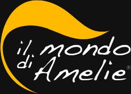 Logo con la scritta "il mondo di Amelie" in bianco su sfondo nero, decorato da un'onda gialla.