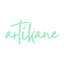 Texto "artikane" en estilo cursiva y color verde menta sobre fondo blanco.