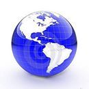 Globo azul com continentes em branco, mostrando as Américas.