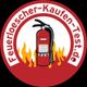 Ein Feuerlöscher vor Flammen mit der Aufschrift "Feuerloescher-Kaufen-Test.de".