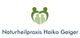 Logo der Naturheilpraxis Haiko Geiger mit grünem Herz und Figuren.
