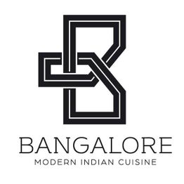 Logotipo de restaurante "Bangalore Modern Indian Cuisine" con diseño geométrico en negro.