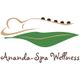Spielerisches Logo mit liegender Figur und "Ananda-Spa Wellness"-Text in fließendem Design.