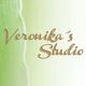 Text "Veronika's Studio" auf hellgrünem Hintergrund.