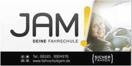 Werbung für Fahrschule JAM mit lächelnder Fahrerin im Auto. Kontakt: 08165.9904976.