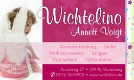 Karte mit Kind in Engelsflügeln; Wichtelino, Kinderbekleidung, Stoffe, Lampen, Marienberg.