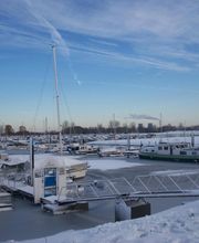 Wintermorgen im Yachthafen Stevensweert Dezember 2009