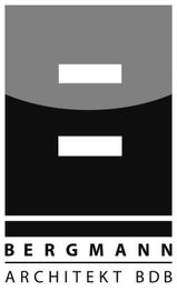 Logo mit grauen und schwarzen Formen, darunter der Text: "BERGMANN ARCHITEKT BDB".