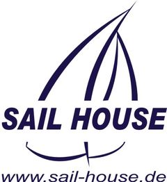Logo mit Segel und Text "SAIL HOUSE", Website: www.sail-house.de.