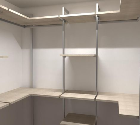 Struttura aperta in legno e metallo per stoccaggio su parete bianca.