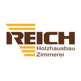 Logo mit dem Text "Reich Holzhausbau Zimmerei" in Braun und Gelb auf weißem Hintergrund.