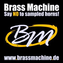 "Brass Machine-Logo in Lila und Gelb, Slogan gegen gesampelte Hörner, Website unten."