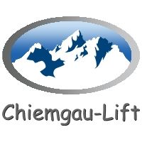 Logo mit Bergen und Text "Chiemgau-Lift" darunter.