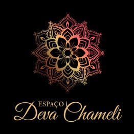 Mandala em tons de dourado e laranja com texto: "Espaço Deva Chameli". Fundo preto.