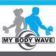 Silhouetten von Frau und Mann mit Hanteln, darüber das Logo "My Body Wave".