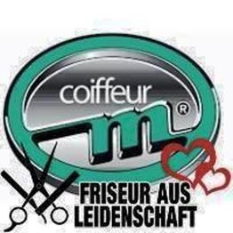 Logo mit Schriftzug "coiffeur m", einer Schere und Herzen, darunter "Friseur aus Leidenschaft".
