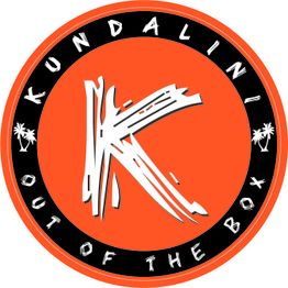 Logo circular naranja con letra "K" blanca. Texto: "Kundalini Out of the Box".