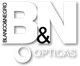 Logotipo de "Blanco & Negro Ópticas" en letras negras sobre fondo blanco.