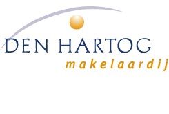 Logo van Den Hartog Makelaardij met een boog en oranje cirkel boven de tekst.