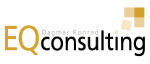 Logo „EQ Consulting“ mit gelbem Schriftzug und quadratischem Muster rechts oben.