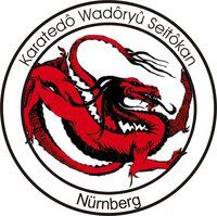 Rotes Drachen-Logo mit Schriftzug: "Karatedô Wadôryû Seitôkan Nürnberg".